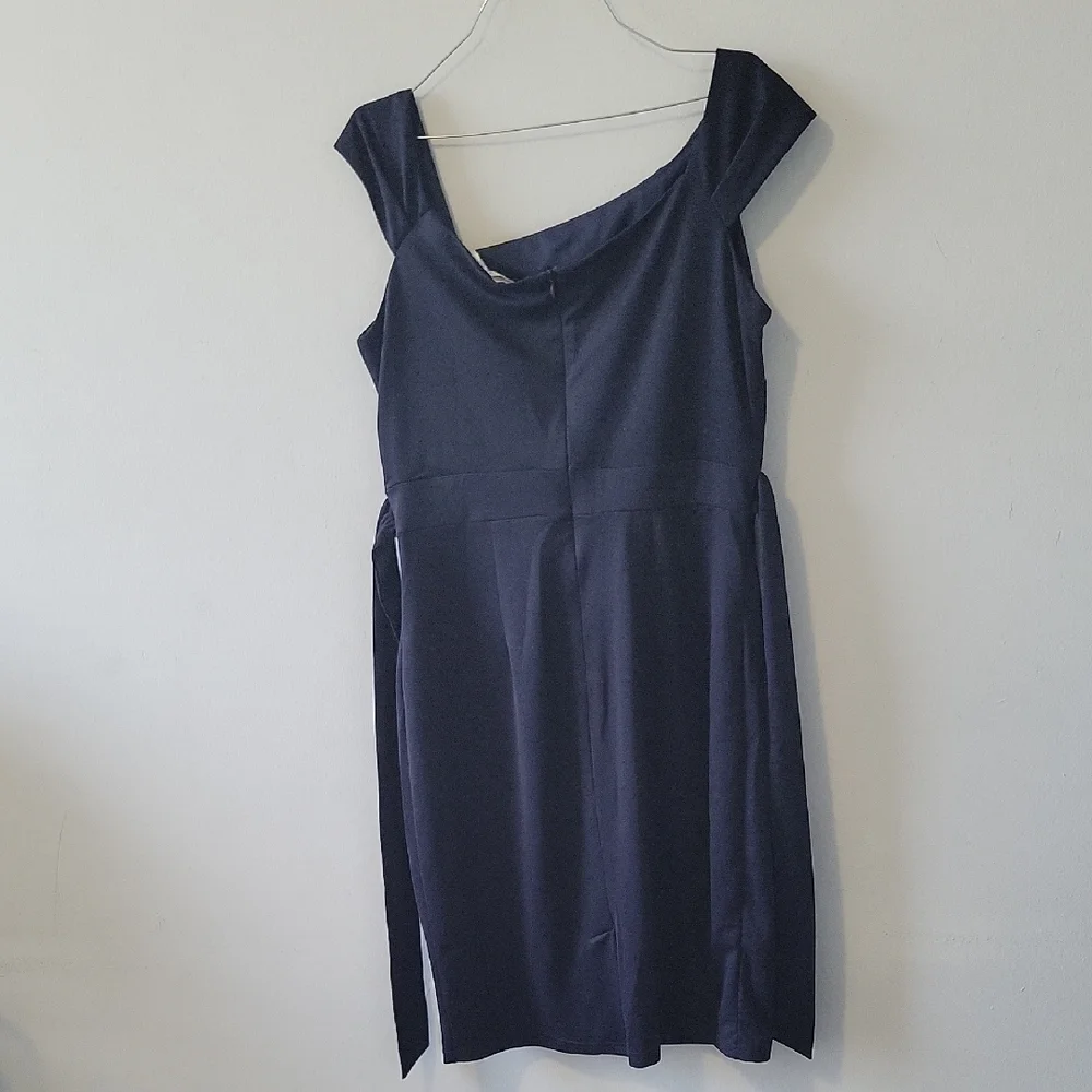Elegant Navy Blue Dress - Picture 3 of 10